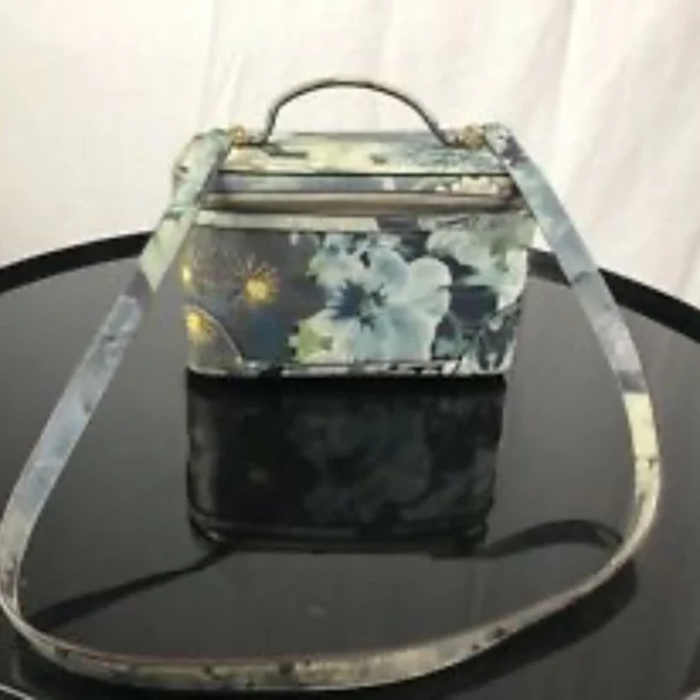 Henri Bendel West 5th Floral Safiano Train Case